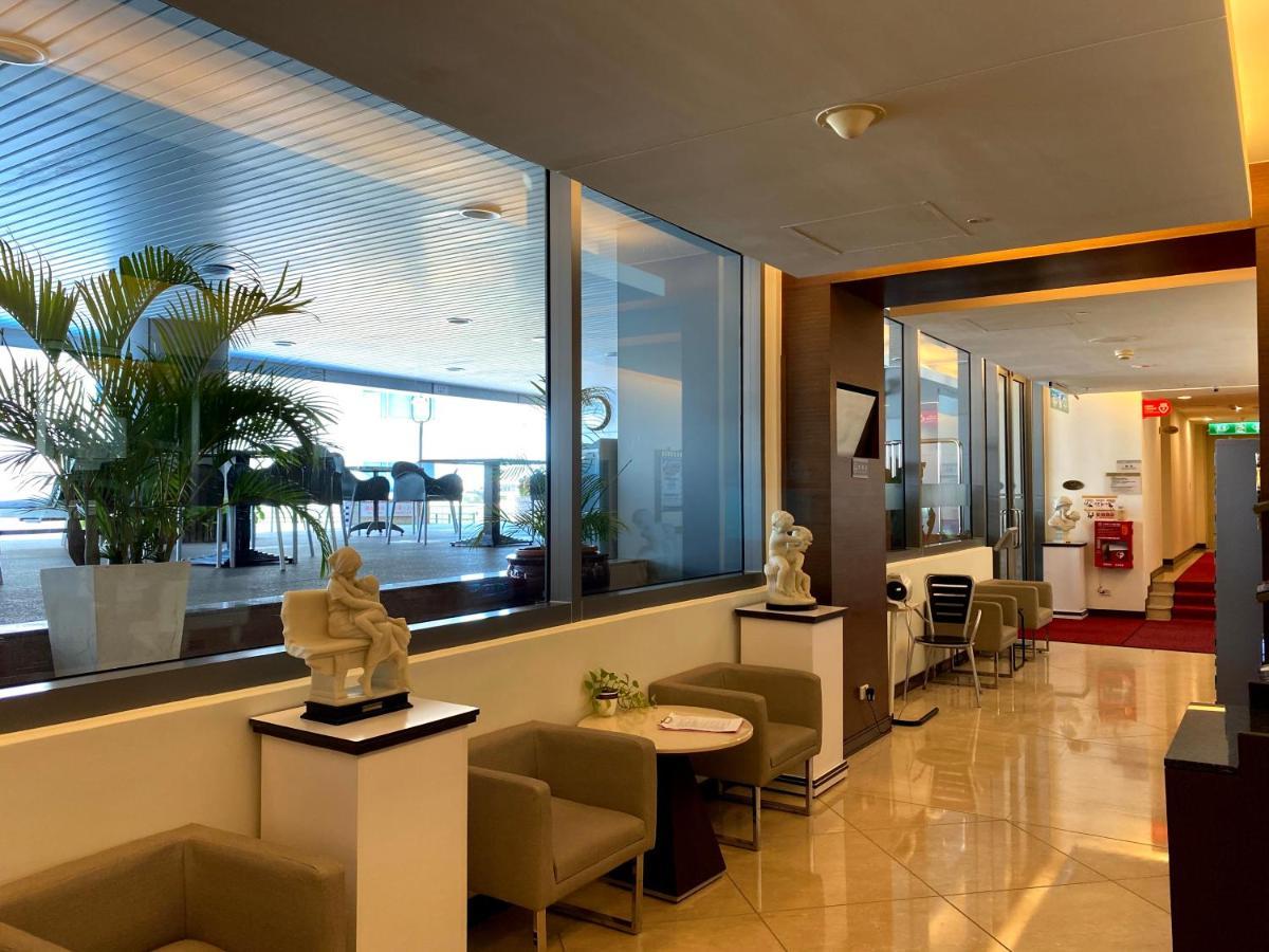 Evergreen Plaza Hotel - Тайнан Екстериор снимка The lounge at the airport